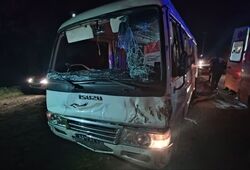 سقوط مرگبار مینی‌بوس به دره در محور کوهسرخ؛ ۵ نفر جان باختند و ۲۵ نفر مصدوم شدند