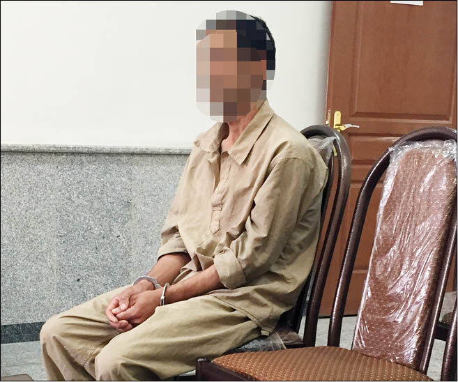 آزار شیطانی زن جوان در پراید شیشه دودی