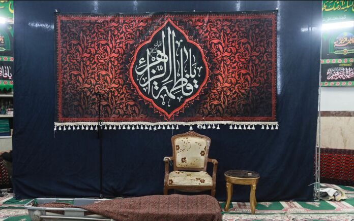 اقامه نماز عبدالله نوری بر پیکر برادر سیدمصطفی تاجزاده+ عکس