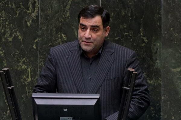 اعتراض یک نماینده به دولت رییسی؛ دلیلی ندارد دارو و سرم نباشد