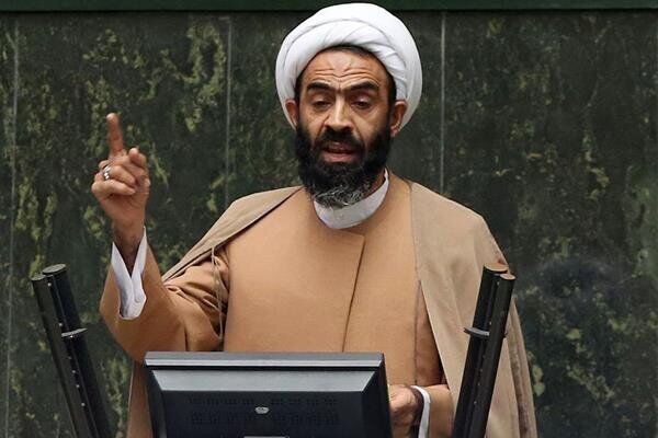 امروز رهبری مانند ۴۳ سال گذشته توطئه‌های دشمن را نقش بر آب خواهد کرد