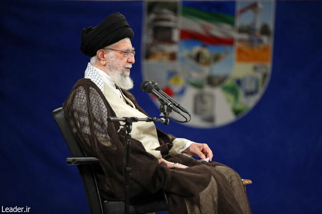 قرائت خطبه عقد توسط رهبر انقلاب برای خواهر شهید مجید قربانخانی + تصاویر