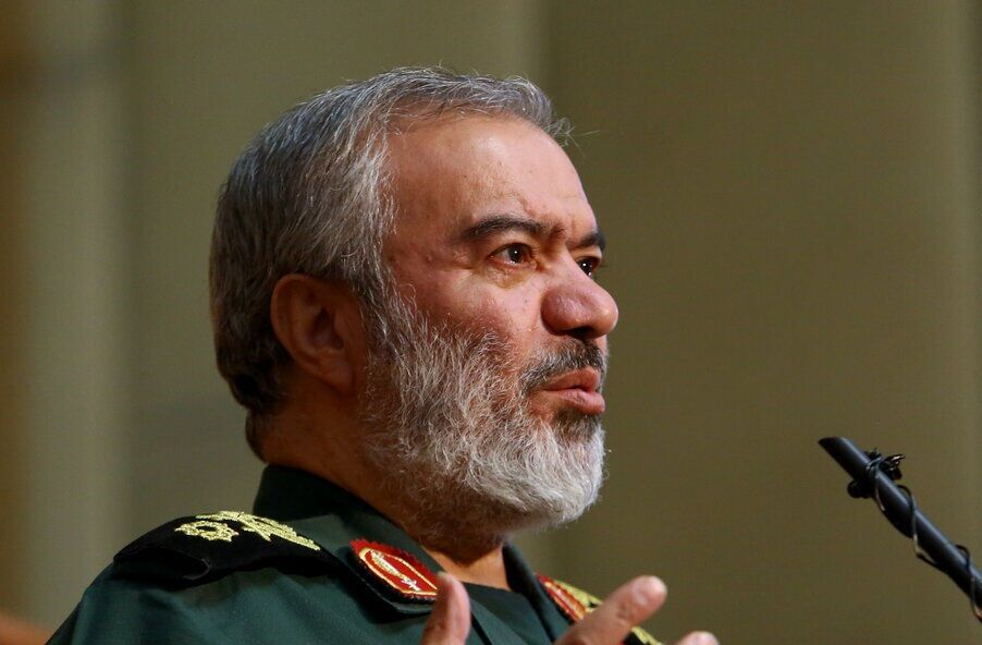 مکتب حاج قاسم سلیمانی برای تمام ایام است
