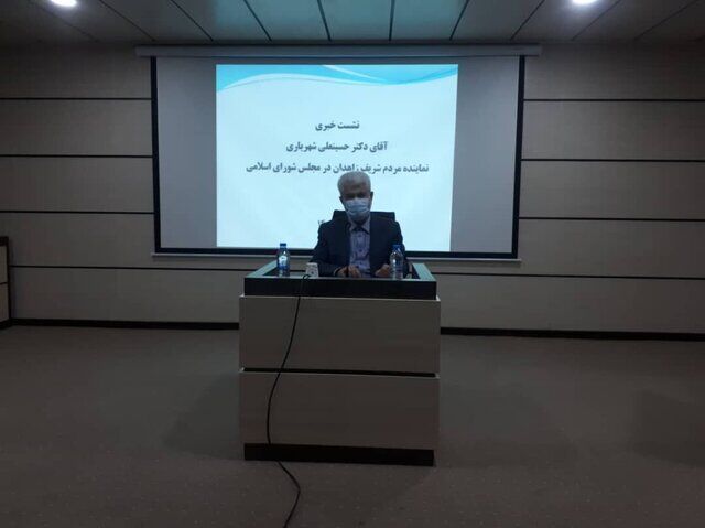 ۶ تا ۸ درصد جمعیت کشور زیرپوشش هیچ بیمه ای نیستند