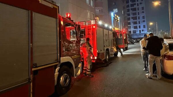 آتش سوزی مجتمع مسکونی ۵۴ واحدی در شهرک راه آهن تهران 