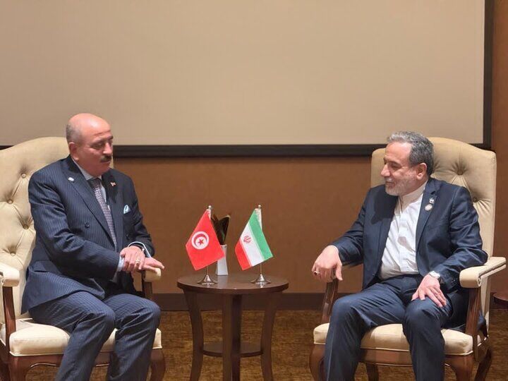 دیدار و گفت‌وگوی وزیران خارجه ایران و تونس