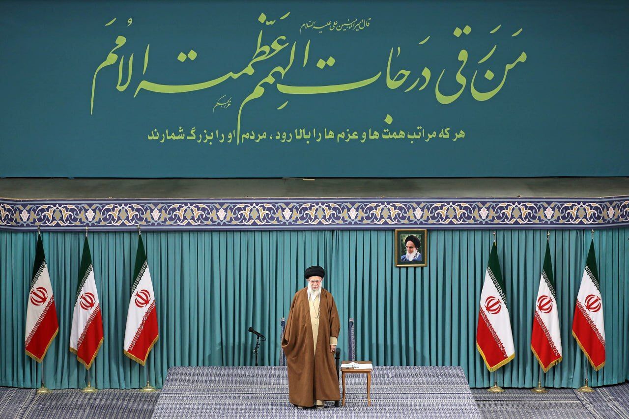 اولین تصاویر از دیدار رهبری با جمعی از ورزشکاران