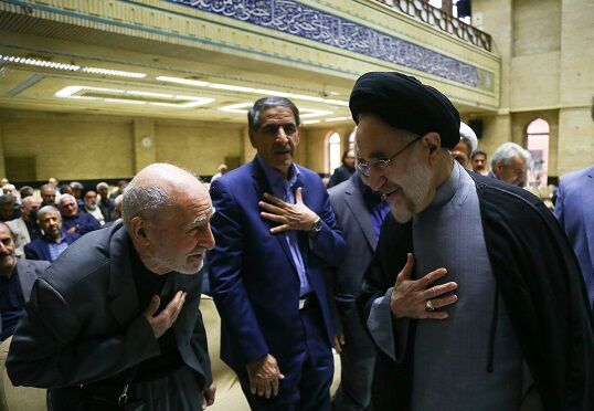 جمعی از اصلاح‌طلبان معروف در یک مراسم ختم