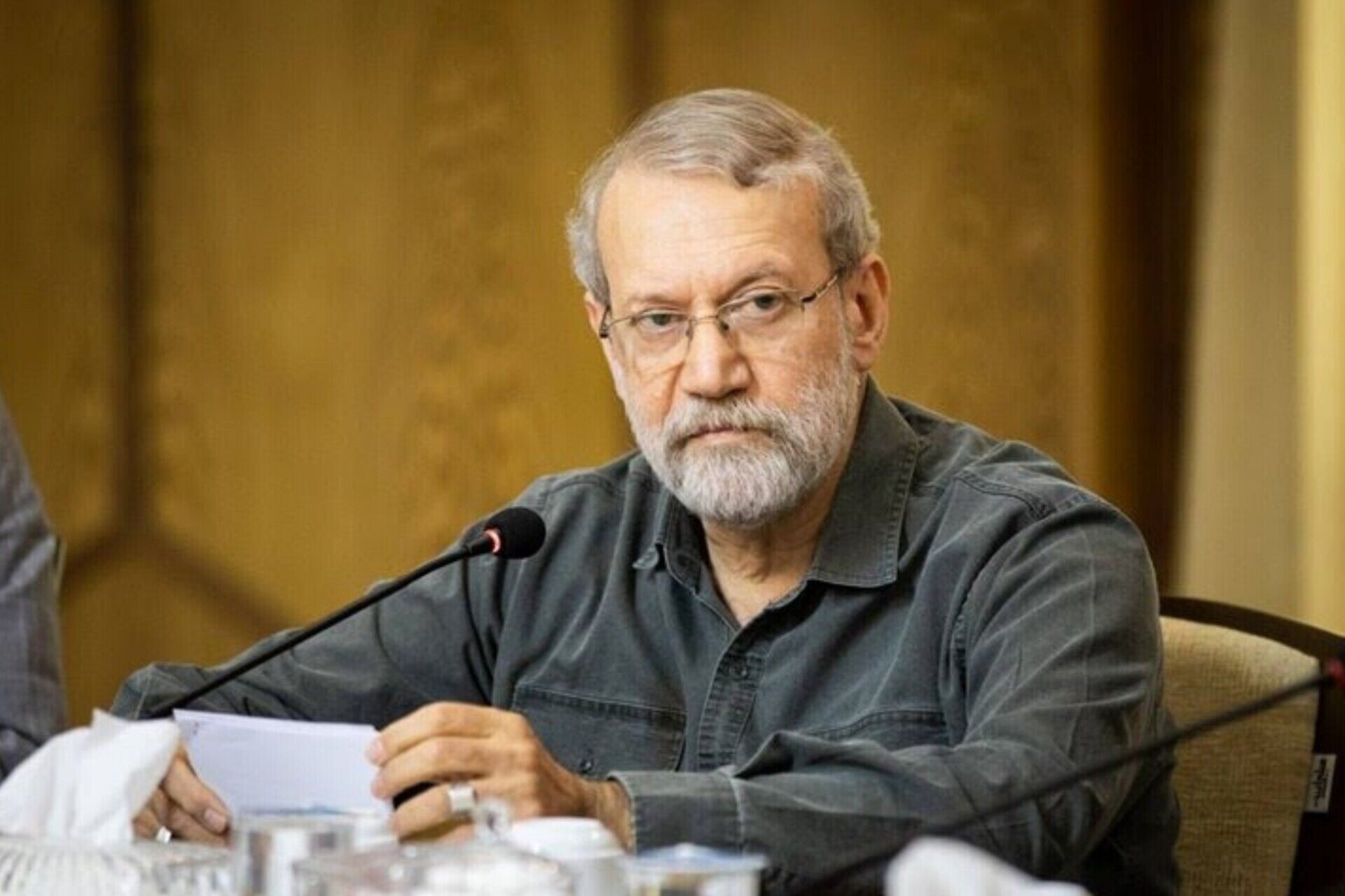 لاریجانی: امروز نیروهای مسلح بر برخی کاستی‌ها تسلط پیدا کرده‌اند و با قدرت از ملت دفاع می‌کنند/ هرج و مرج بین‌المللی دامن آمریکا را می‌گیرد