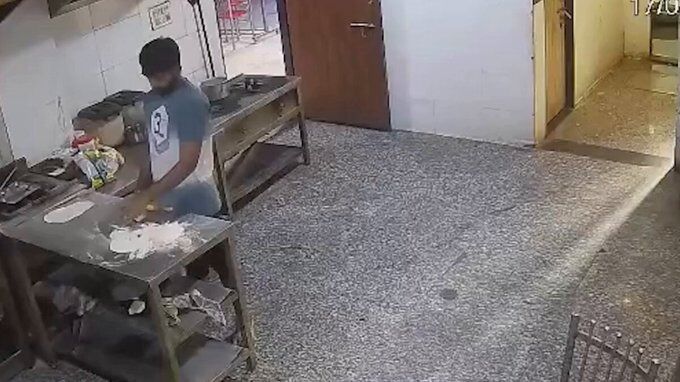 ببینید| مهمان ویژه غذاخوری خوابگاه که دانشجویان را به وحشت انداخت