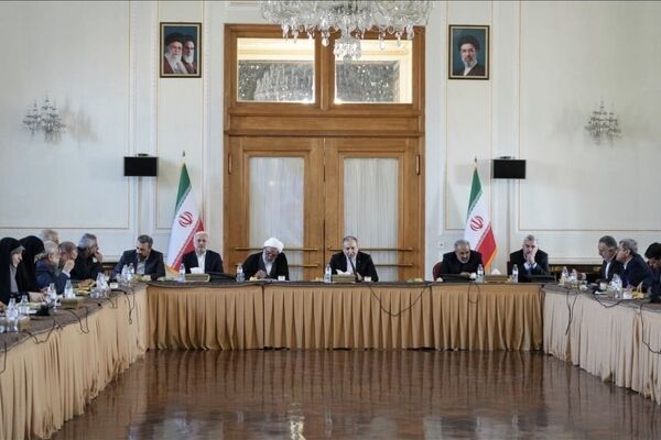 دیدار مجمع نمایندگان استان تهران در مجلس شورای اسلامی با وزیر امور خارجه