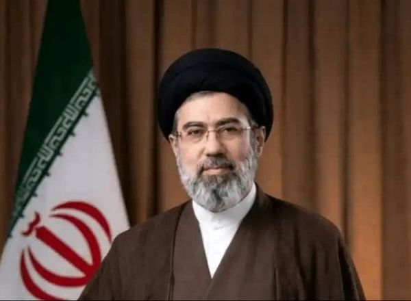 آیت‌الله سید مجتبی خامنه‌ای، رهبر انقلاب: نقض تفاهم‌نامه بار دیگر بی‌ارزشی و نامعتبربودن امضای رئیس‌جمهور آمریکا را ثابت کرد/ ملت ایران برای دشمن آمریکایی درس‌های فراموش‌نشدنی دارد/پرهیز از تفرقه و تنازع وظیفه همگانی است