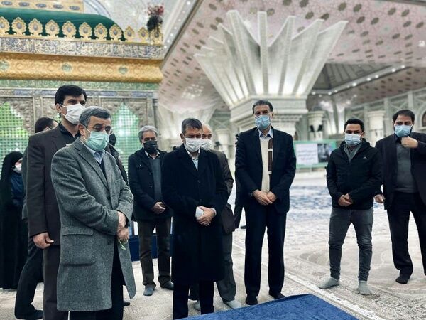 احمدی‌نژاد در حرم مطهر امام (ره) 