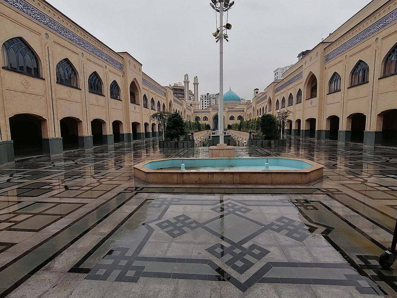 جزئیاتی جدید از حوزه علمیه کاظم صدیقی؛ خانه شیروانی قرمزرنگ در وسط باغ ۴هزارمتری برای کیست؟