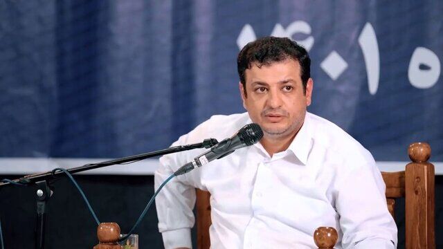 عربستان رضایت داد؛ رائفی‌پور از جده خارج شد + ویدئو