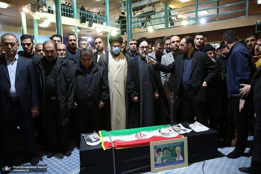 نماز سیدمحمد خاتمی بر پیکر حسن غفوری‌فرد + تصاویر