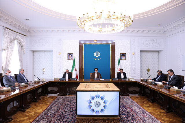 وزیران اقتصادی برای مهار تورم و رشد تولید برنامه عملی بدهند