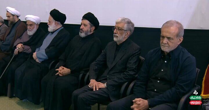 حضور رئیس‌جمهور در مراسم چهلم تدفین رهبر شهید انقلاب 