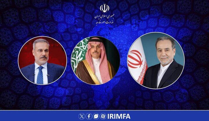 عراقچی با وزرای خارجه عربستان و ترکیه در خصوص آخرین وضعیت تنگه هرمز رایزنی کرد