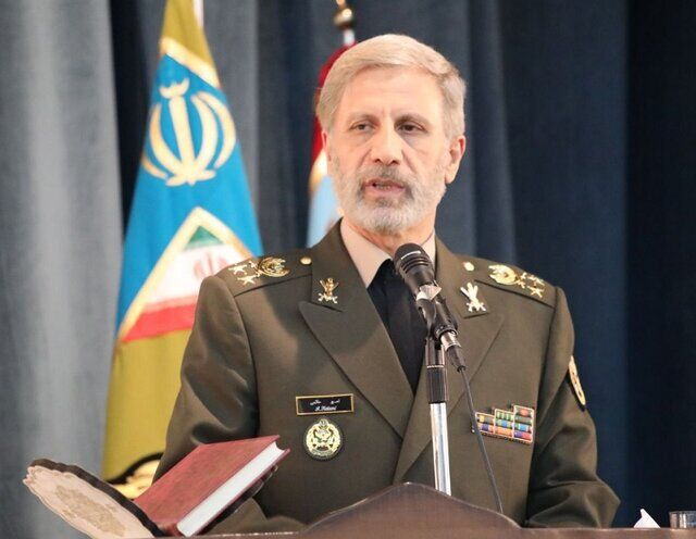 امیر حاتمی: ارتش آماده مقابله با تهدیدات در هر سطحی است