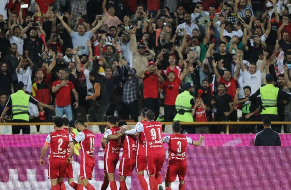 بارسلونا هم مثل پرسپولیس دشمن زیاد دارد اما قهرمان می‌شود!