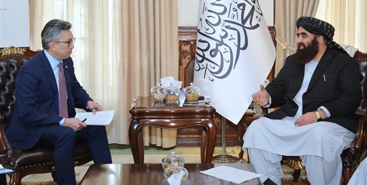 دیدار وزیر تجارت قرقیزستان با مقام ارشد طالبان در کابل