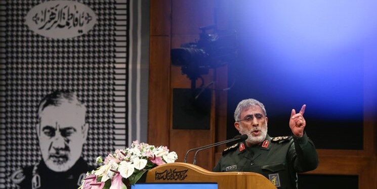 در بالاشهر تهران یک زن با شرف را نمی‌بینید که غیرمحجبه باشد