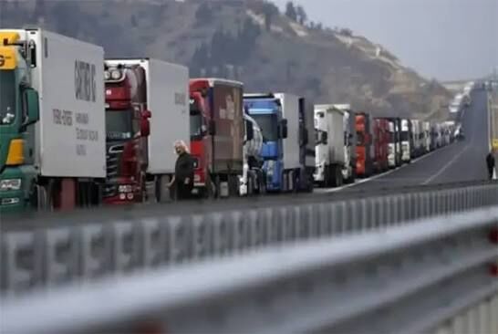ماجرای سرگردانی ۱۲ هزار کانتینر ایرانی در پاکستان / امیر روشن‌بخش: هنوز هیچ مرز زمینی بسته نشده است