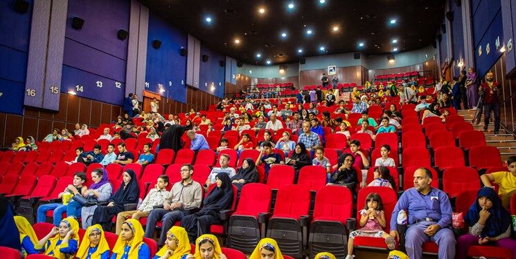 سینماها در ایام مراسم وداع با رهبر شهید تعطیل است