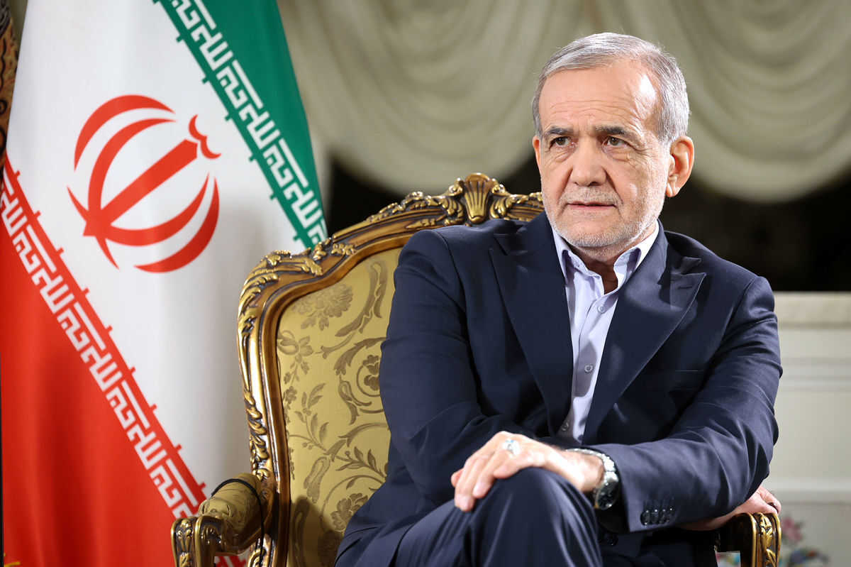 پزشکیان: افراد یا گروه‌هایی که اسناد و مدارکی در زمینه حوادث دی‌ماه دارند، ارائه کنند