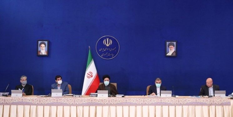 سوال یک روزنامه از رسانه‌های طرفدار دولت؛ هدف‌تان از تعریف و تمجید اقناع افکار عمومی است؟ سخت در اشتباهید
