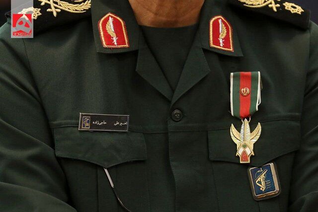 همه چیز درباره عالی‌ترین نشان نظامی ایران؛ چه کسانی نشان فتح را دریافت کرده‌اند؟