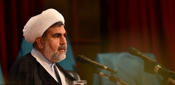 نماینده مجلس: جوانان را از اسارت شبکه‌های اجتماعی آزاد خواهیم کرد!+ ویدئو