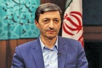 تصویری جالب از مصافحه گرم فرمانده کل نیروی انتظامی با پرویز فتاح+عکس 