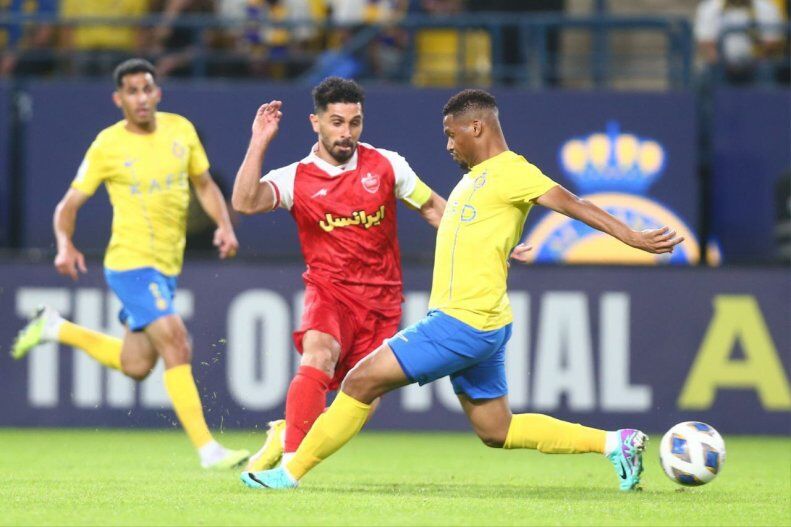 پوستر النصر برای تقابل با پرسپولیس همراه با کلوزآپ و زیر درختان زیتون کیارستمی