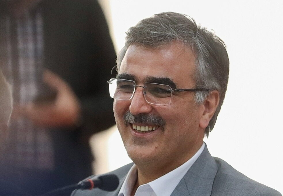 مجلس، رئیس‌کل بانک مرکزی را فراخواند