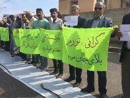 تنها راه باقی مانده کارگران برای بازنگری در حقوق و دستمزد آنان اعتراض است
