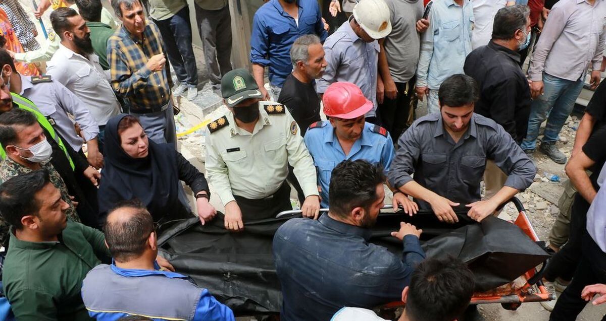 احتمالا هفت نفر دیگر همچنان زیر آوار متروپل مدفون هستند