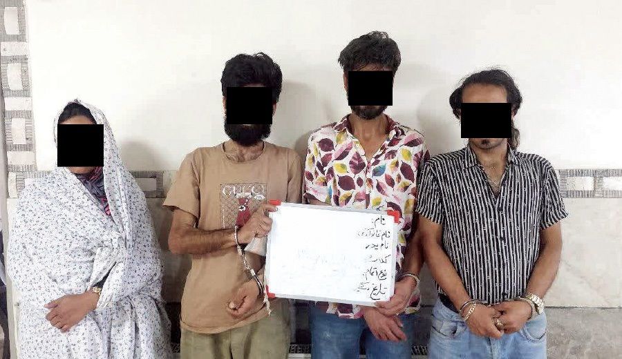 كلاه،سرقت،سياه،باند،كلانتري،صفوي،عقب،زن،سرقتي،اموال،صندوق،كش ...