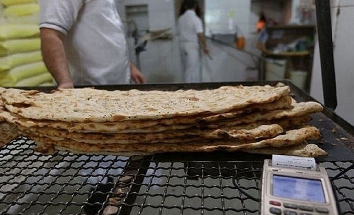 نان بربری و سنگک در مناطق ۱ تا ۳ تهران فقط با قیمت آزادپز فروخته می‌شود