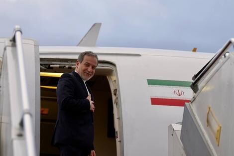 
عراقچی عازم عمان شد
