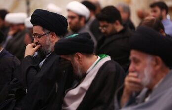 خوش‌وبش جالب نوه امام خمینی با امام جمعه تهران + تصاویر