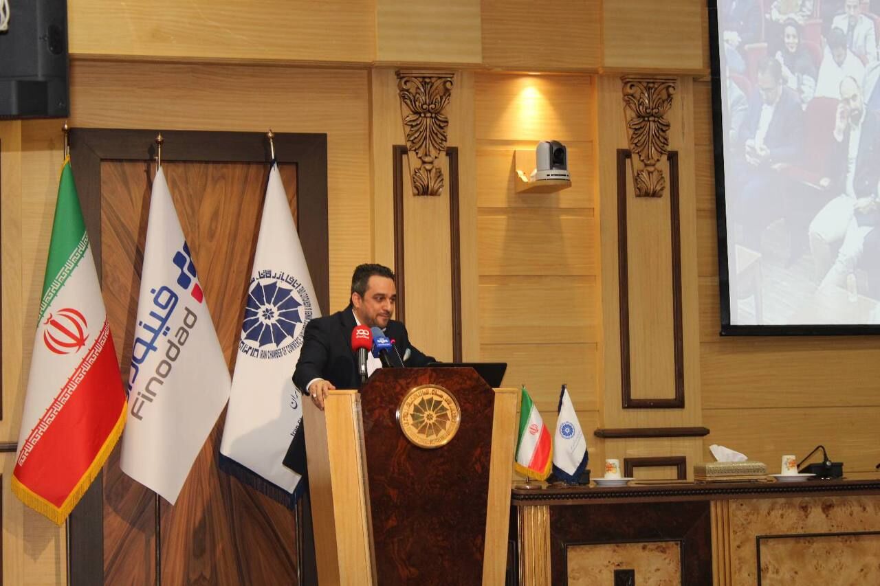 دولت باید خسارت ناشی از قطع برق و گاز صنایع را جبران کند