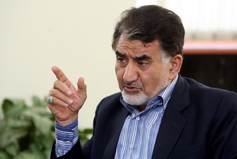 تروریست‌های اقتصادی دنبال افزایش قیمت دلار هستند