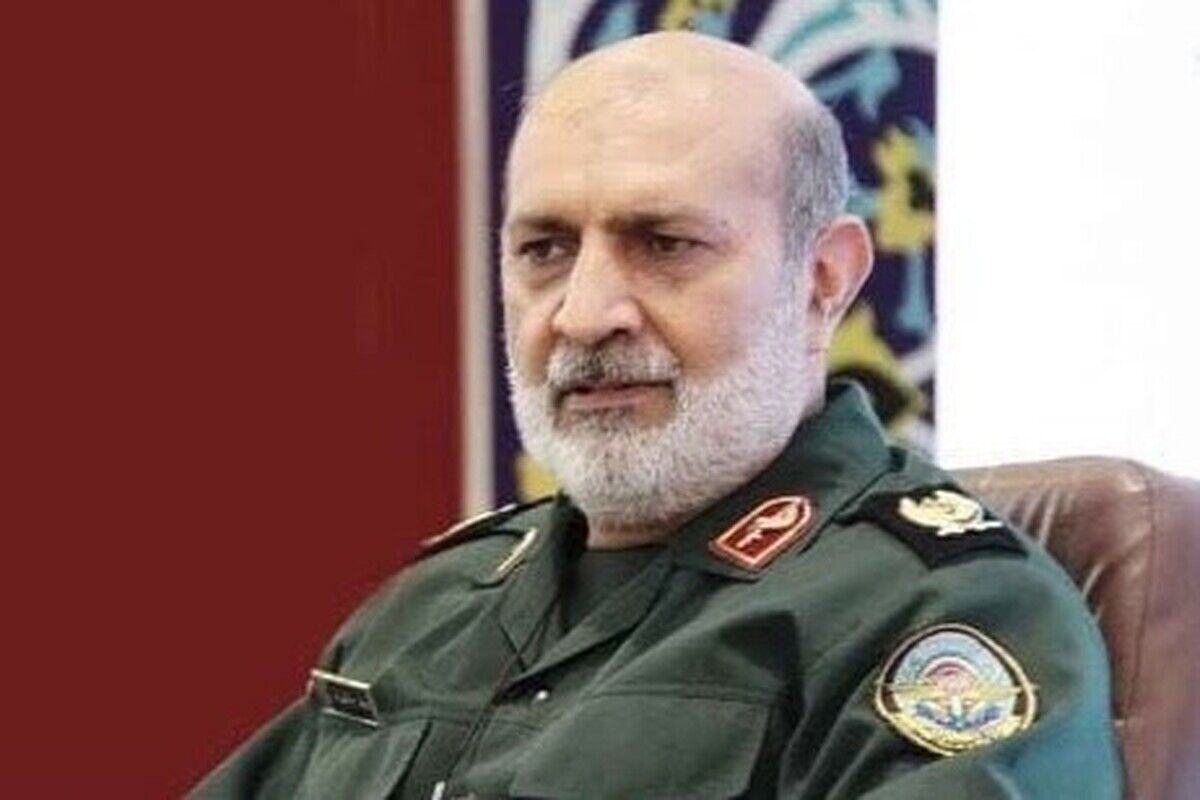 سردار سنایی‌راد: به موازات مذاکرات، نیرو‌های مسلح ما دست به ماشه و آماده‌اند که هرگونه تهدید احتمالی را جواب بدهند