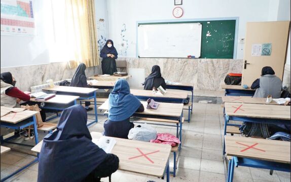 سخنگوی شورای تشکل‌های صنفی فرهنگیان: همچنان ۵۰ دانش‌آموز در بازداشت هستند