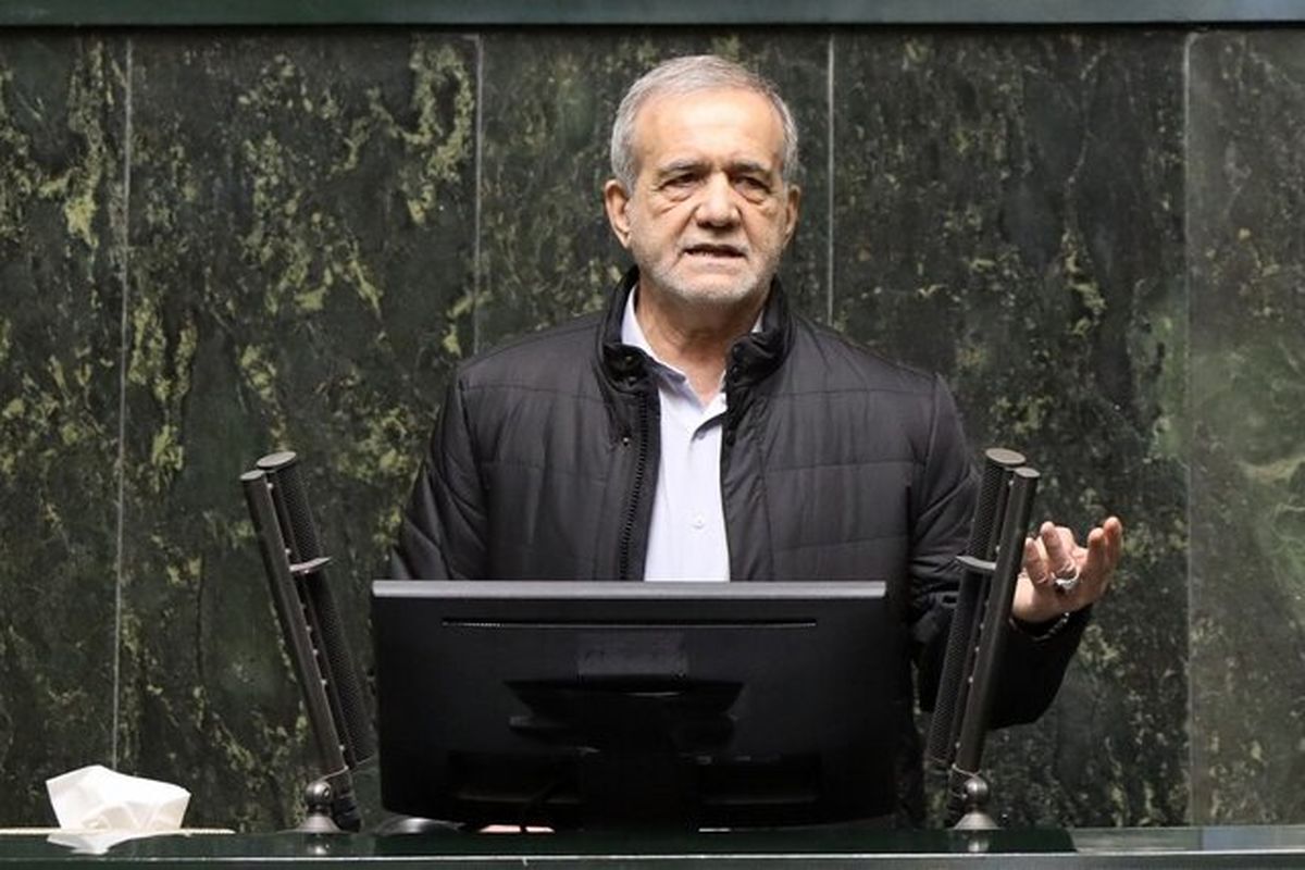  پزشکیان: ما متجاوز نیستیم/هیچکس حق ندارد، حق انرژی هسته‌ای را از نظام و جمهوری اسلامی بگیرد/ اگر هر کسی در این کشور خلاف آنچه که رهبری اعلام کردند موضع‌گیری کند، جایگاهی در سیاست جمهوری اسلامی ندارد