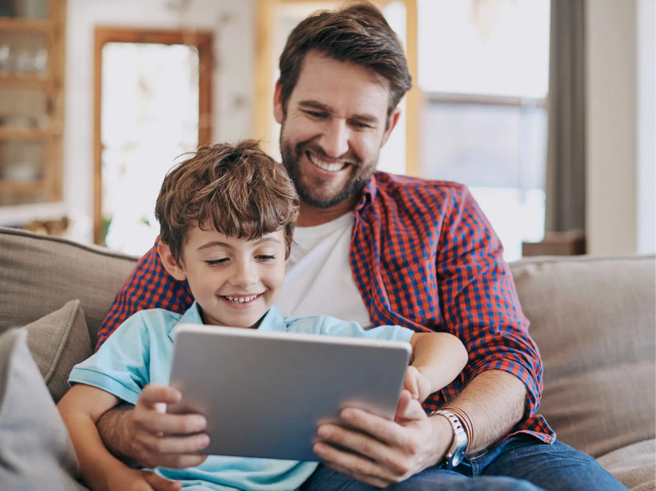 4 پرسش مهم درباره اینترنت فیبرنوری مخابرات
