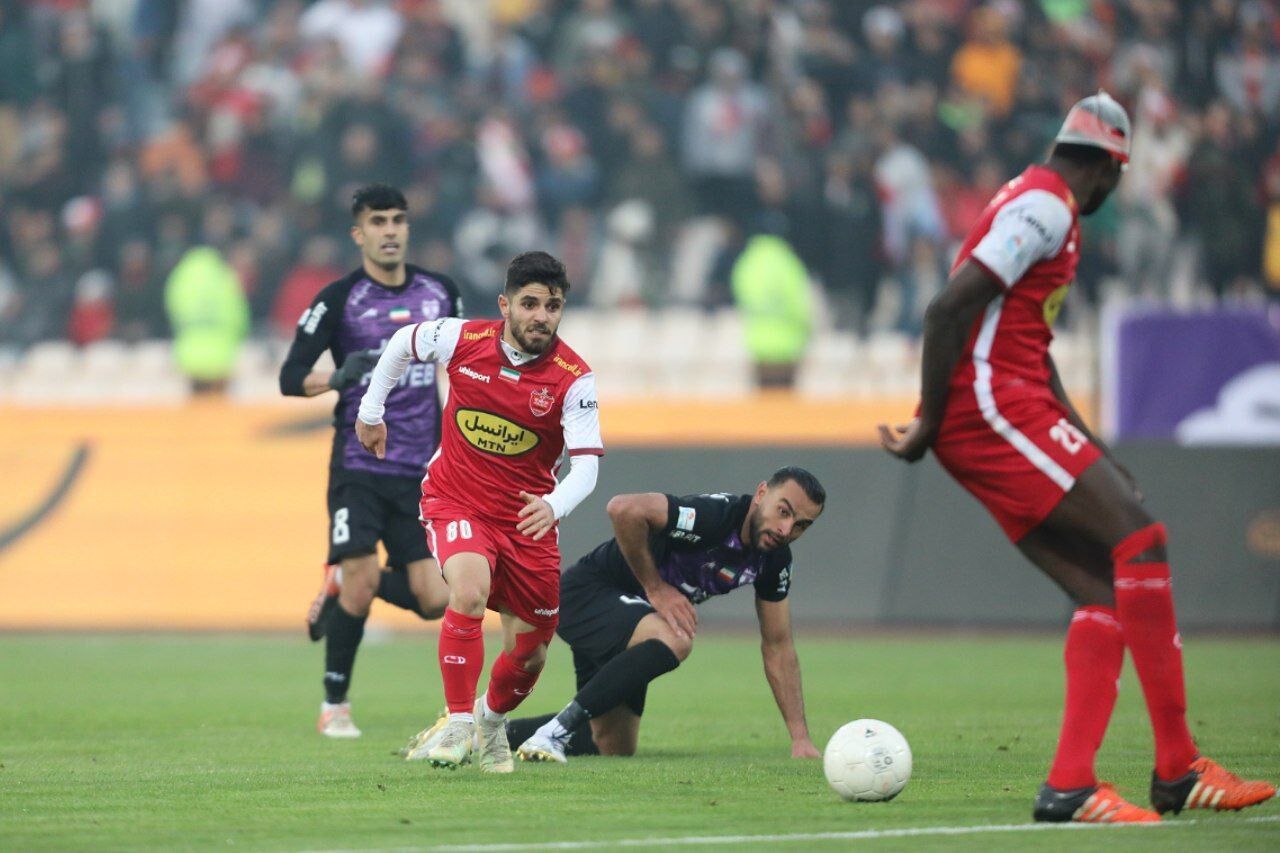 حمله هواداران پرسپولیس به داور+فیلم