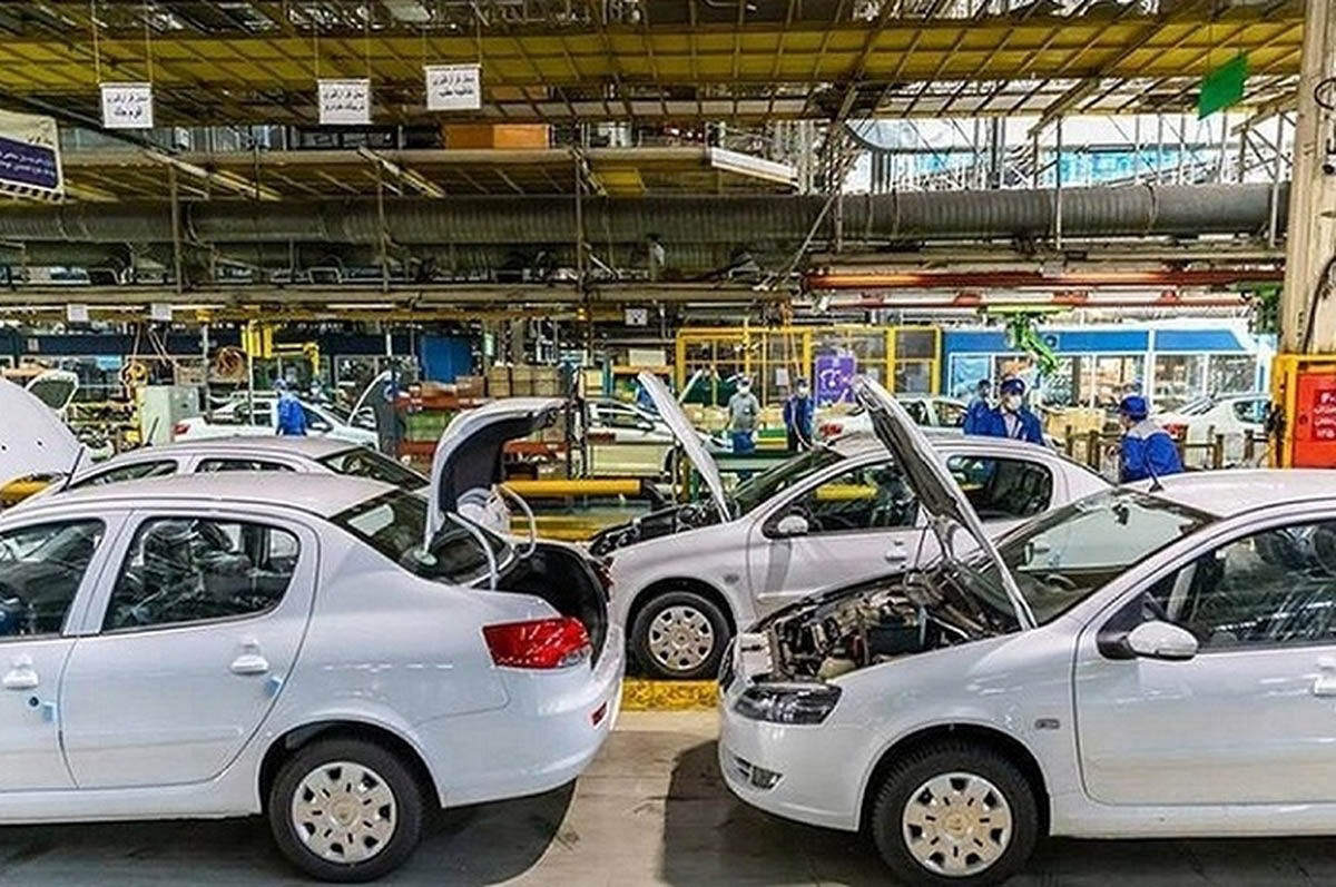 برنامه خودروسازان برای افزایش قیمت خودروها؛ شورای رقابت همراهی می‌کند؟